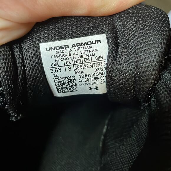 NIB Under Armour boys grade school Assert 10 shoe size 3.5wide - Picture 6 of 11